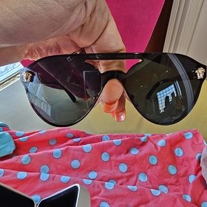 Versace sunglasses EUC/new